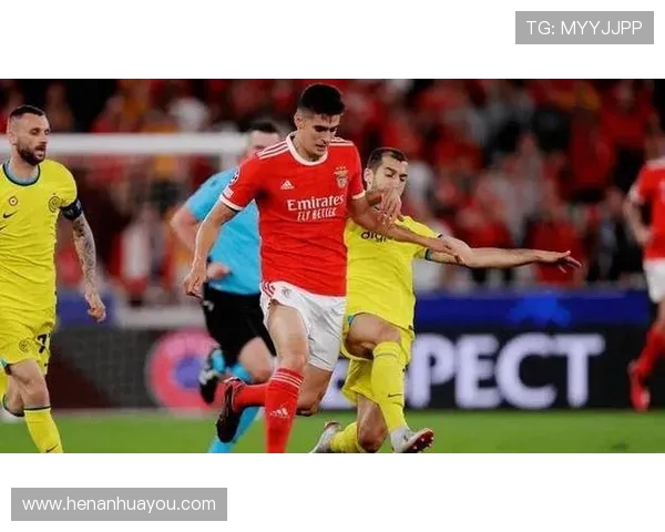 周通世俱杯征程回顾：挑战拜仁展现威胁 本菲卡伤退坚决不下场